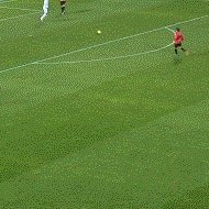 半岛体育APP-【意甲】莱昂吊射 贝内文托失点 AC米兰染红2比0胜