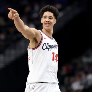 半岛体育官网-卢：尼德豪泽的防守能改变比赛 他接下来需多投篮&amp;多参与挡拆外弹