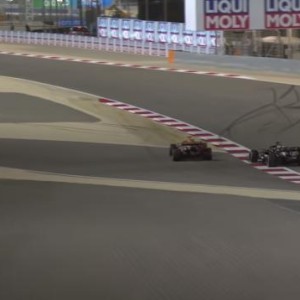 半岛体育APP-维斯塔潘“让出”冠军？F1巴林站赛道限制问题引热议