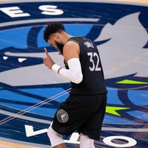 半岛体育-森林狼又到十字路口？下赛季成败决定是否走向重建