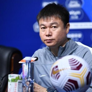 半岛体育-天津首胜于根伟欣喜球员有拼搏精神：这是好的开始